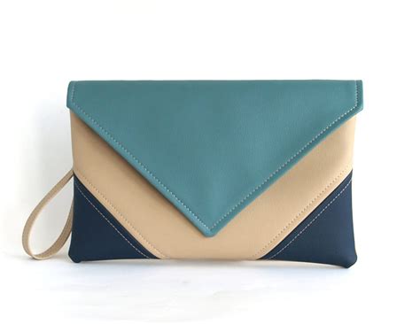 Women's Blue Clutches & Wristlets 